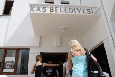 Bürgermeisteramt in Kas und WDSF/ProWal - Aktivisten (WDSF-Foto)